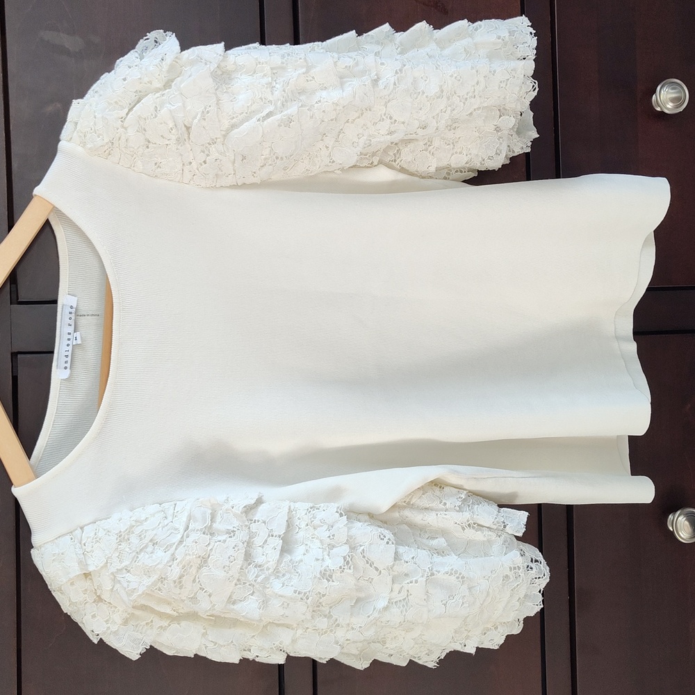 Cream Ivory lace puffed sleeved top US M